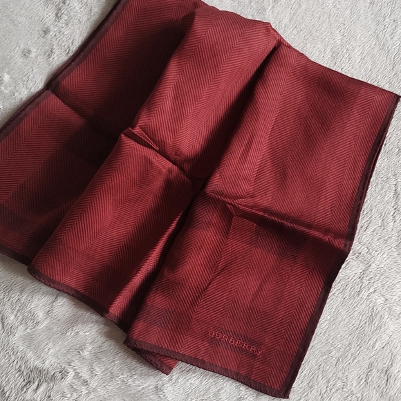 Burberry handkerchief - Picture 10 of 10